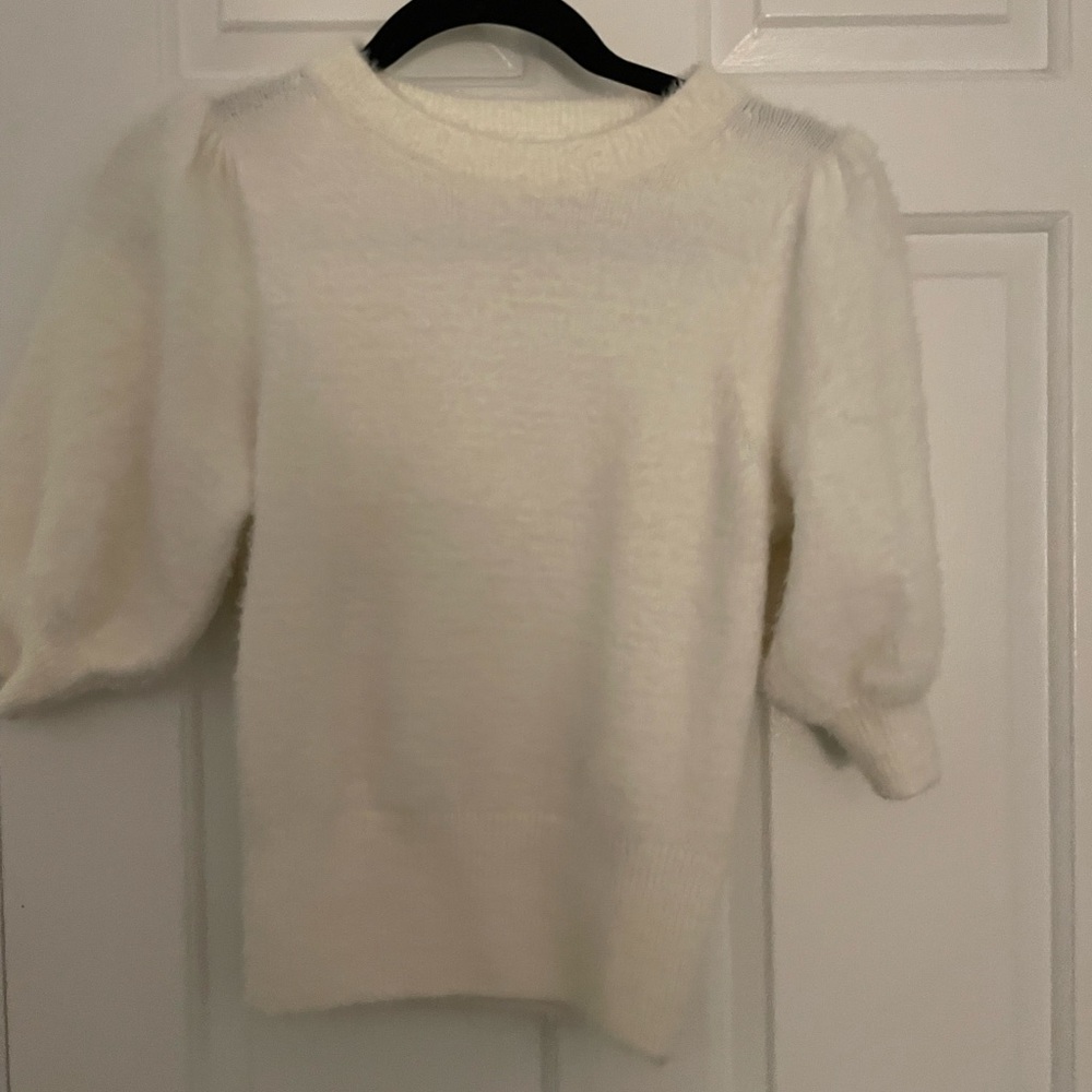 H and M white sweater